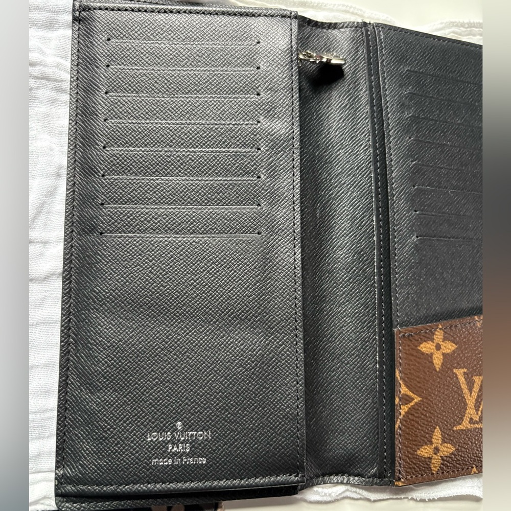 Louis Vuitton Monogram Brazza Wallet